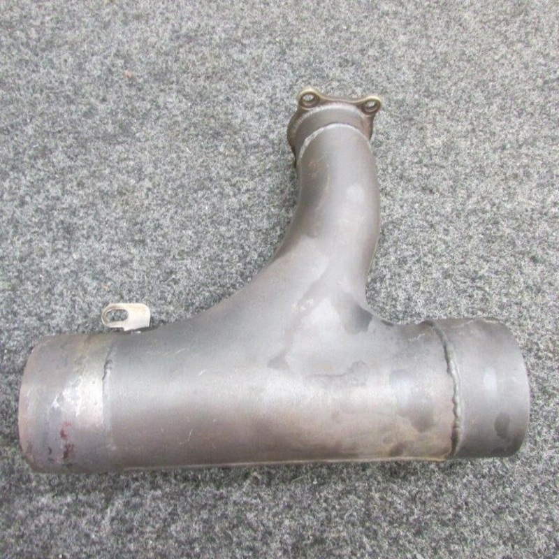 0850600-154 Cessna 310N Continental IO-470-VO Exhaust Riser Center LH